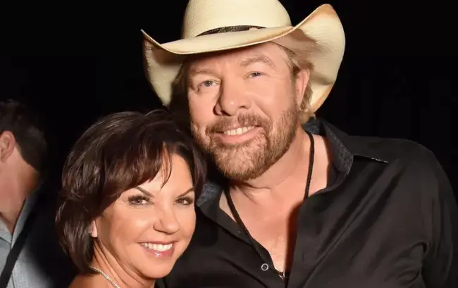 Toby Keith & Tricia Lucus At the 53rd Academy of Country Music Awards on April 15, 2018 in Las Vegas, Nevada.